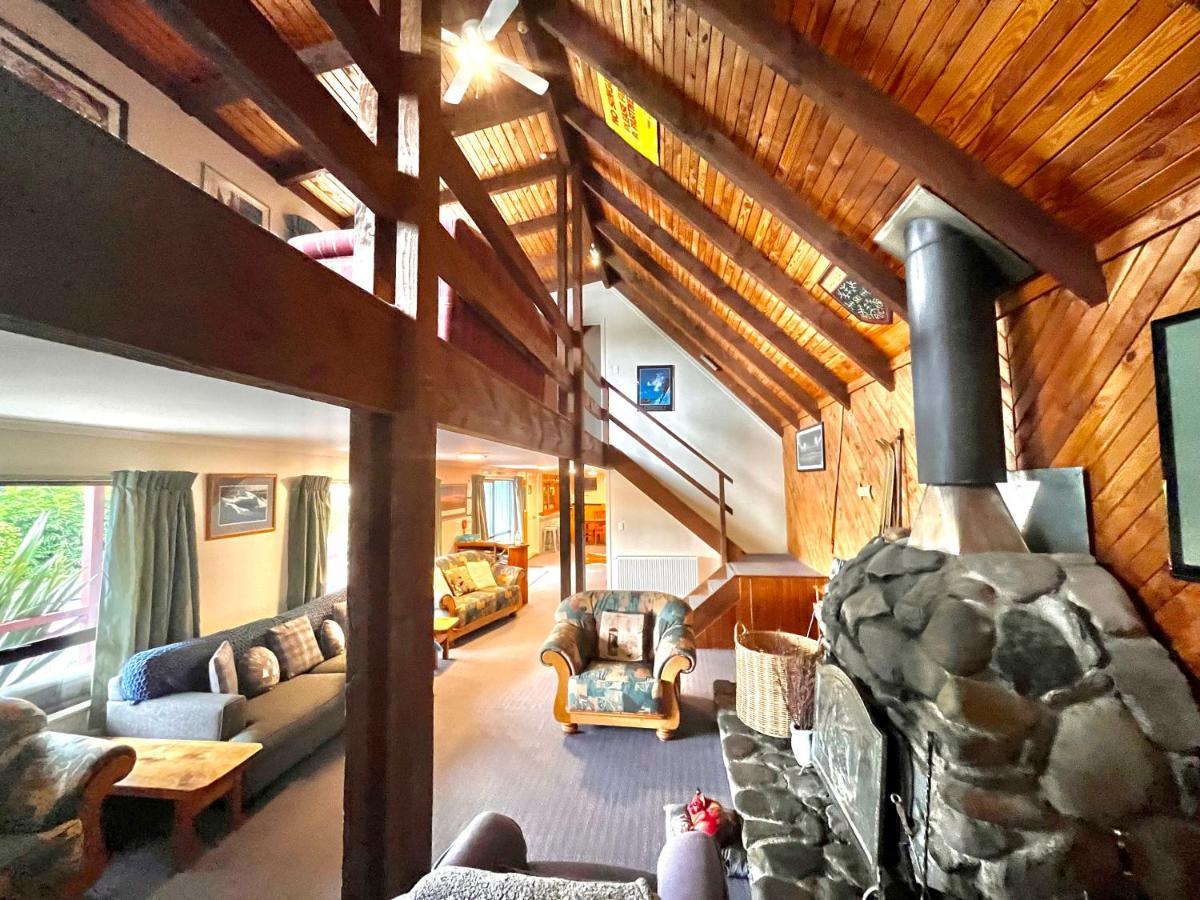 נשיונל פארק Adventure Lodge And Motels And Tongariro Crossing Track Transport מראה חיצוני תמונה