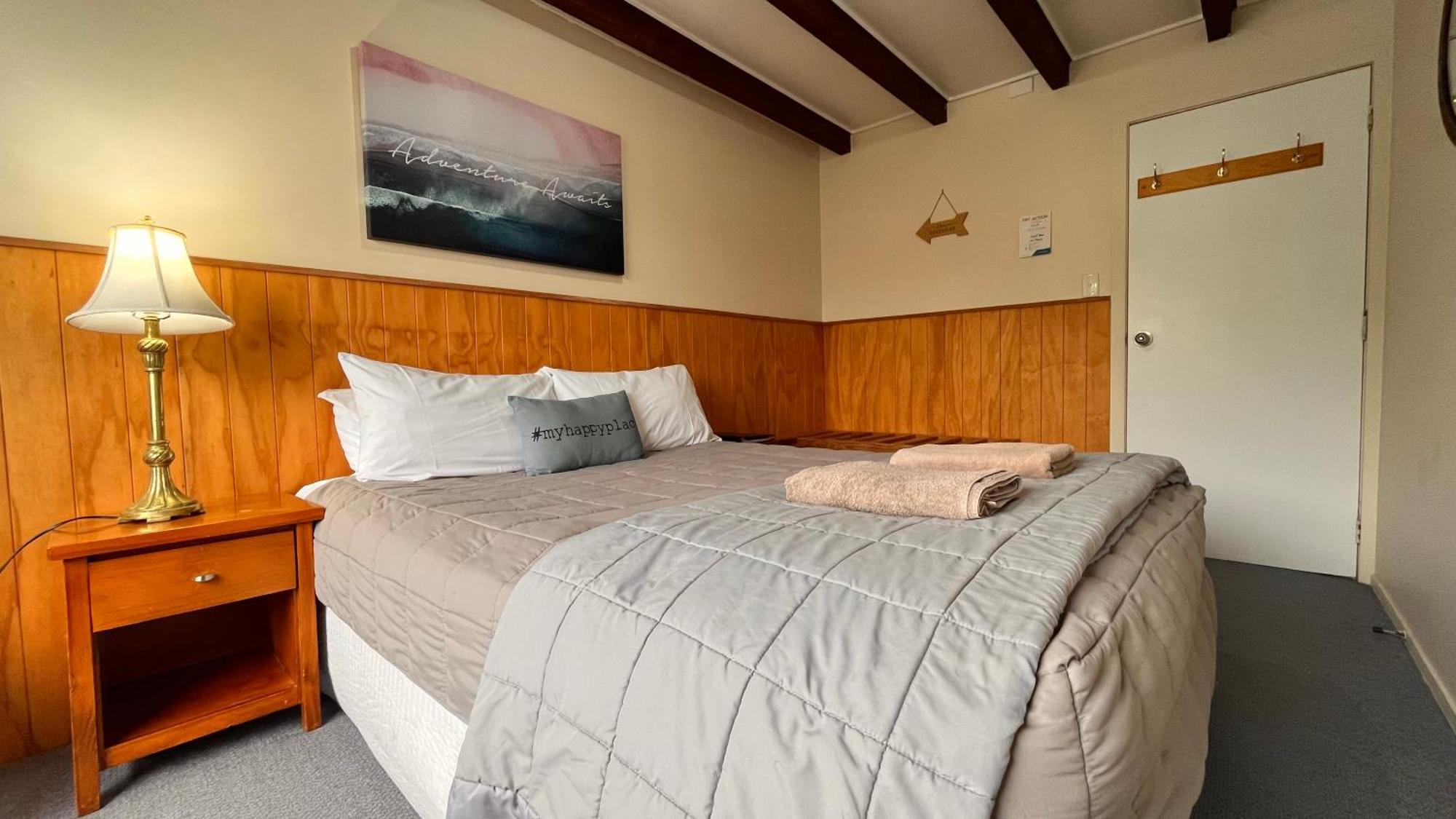 נשיונל פארק Adventure Lodge And Motels And Tongariro Crossing Track Transport מראה חיצוני תמונה