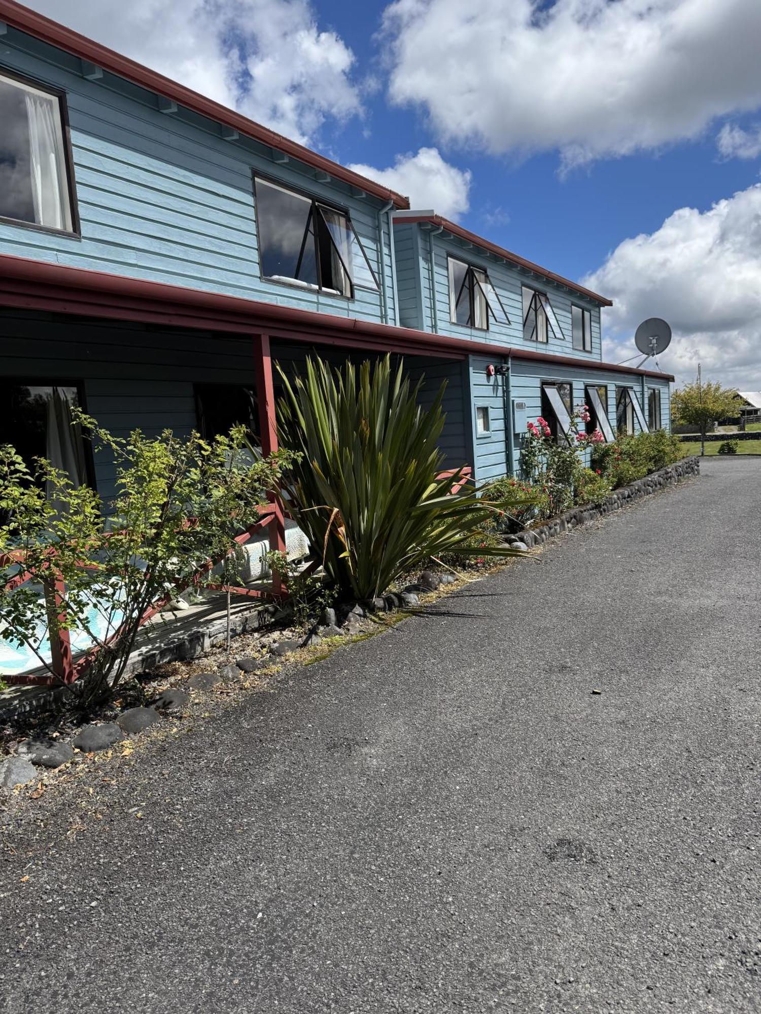 נשיונל פארק Adventure Lodge And Motels And Tongariro Crossing Track Transport מראה חיצוני תמונה